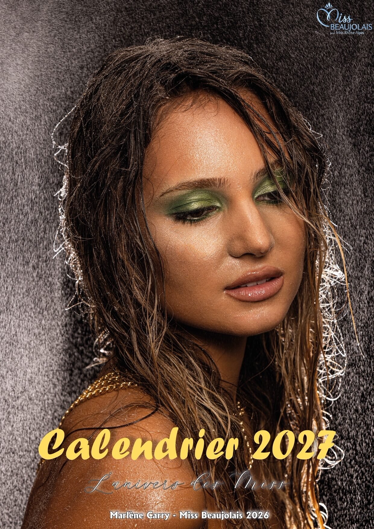 Première de couverture du calendrier des Miss Beaujolais 2027